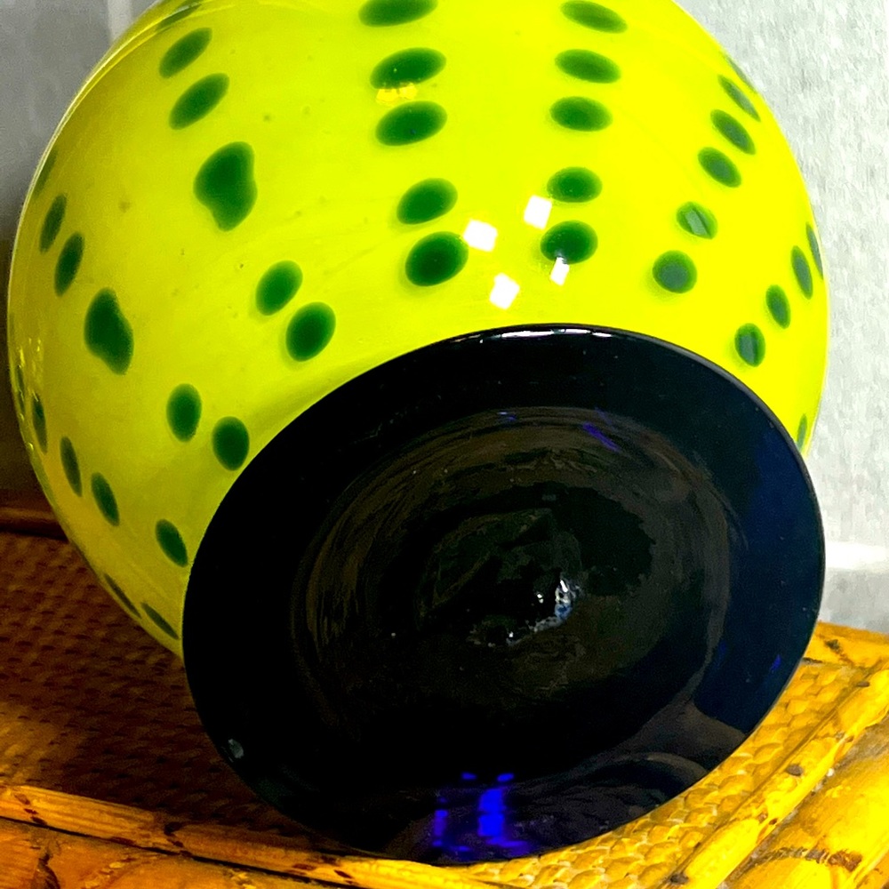 Art Glass Round Vase - Picture 11 of 11